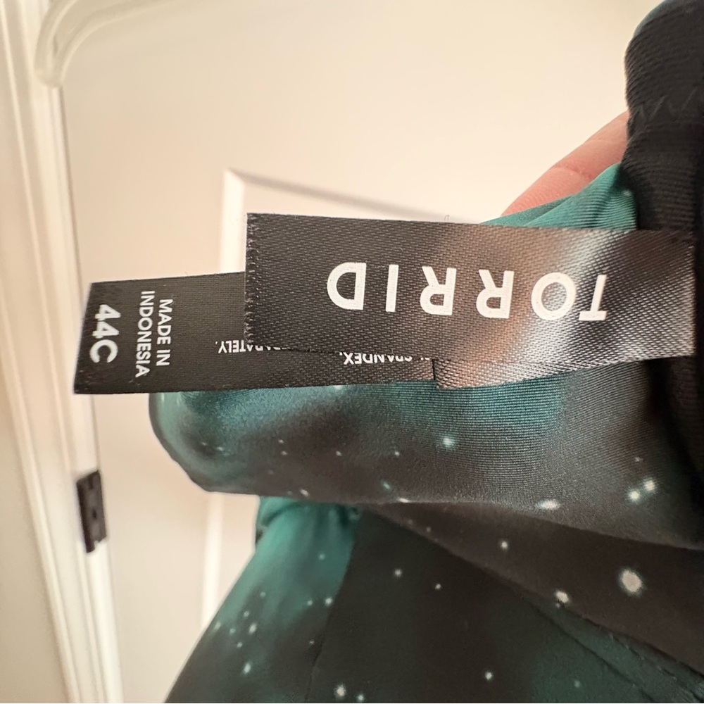 EUC, plus, intimate, bra, supportive, comfy, sexy, 44c
Torrid, plus, curvy girl - Picture 8 of 8